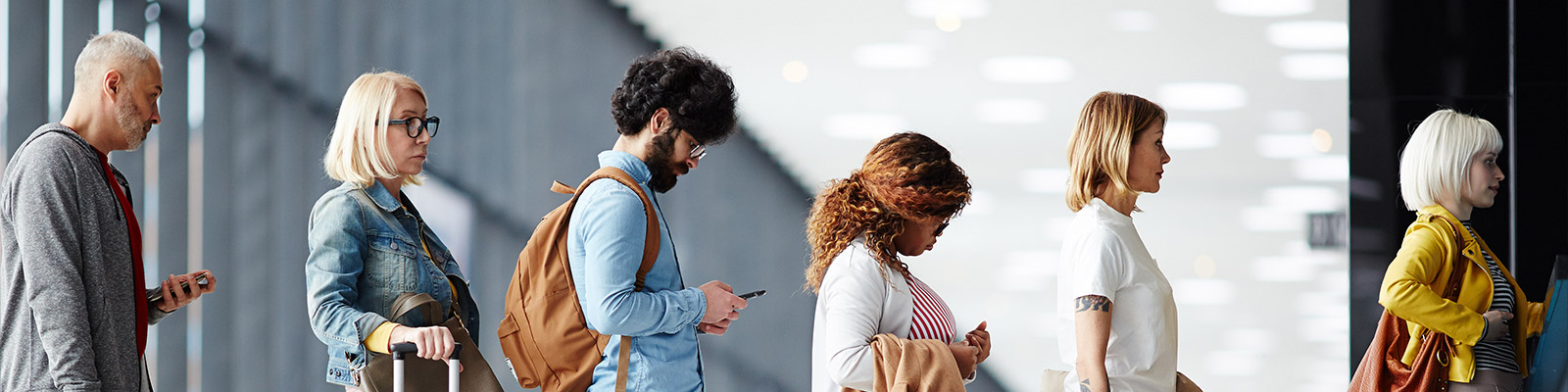 LMS Hot Topics Trenner Schlange stehen