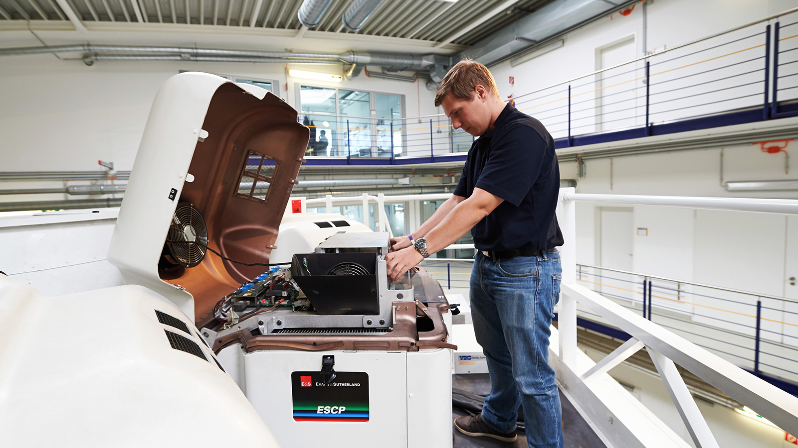 case study lms blended learning customer reference lufthansa aviation training