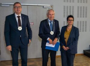 Prof. Dr. August-Wilhelm Scheer is receiving his honorary senatorship.