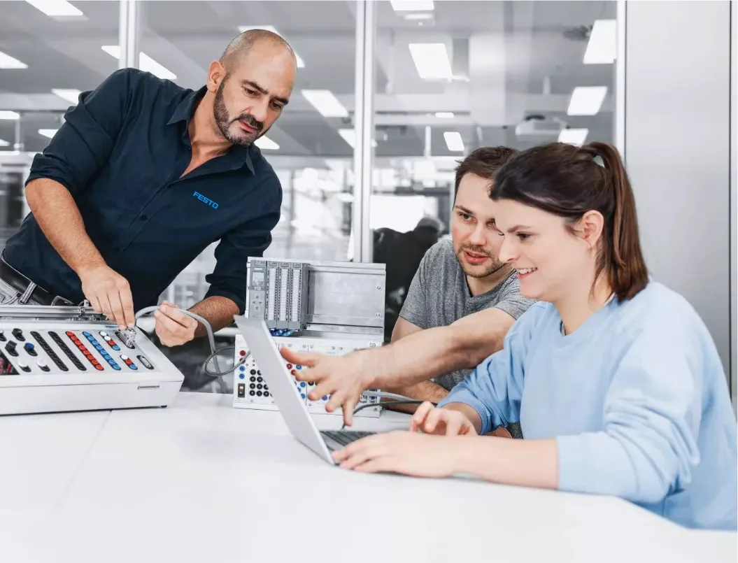Festo employees training with Dialogue GPT